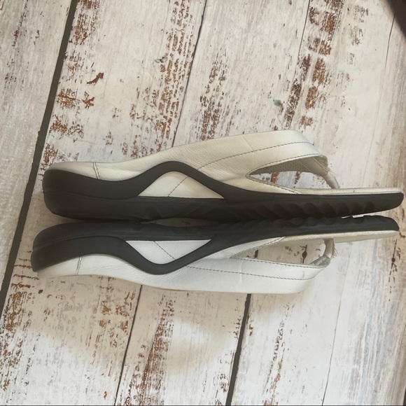 𝅺Ecco flip flop sandals size 39 off white orthotic summer beach shoes - Picture 8 of 10